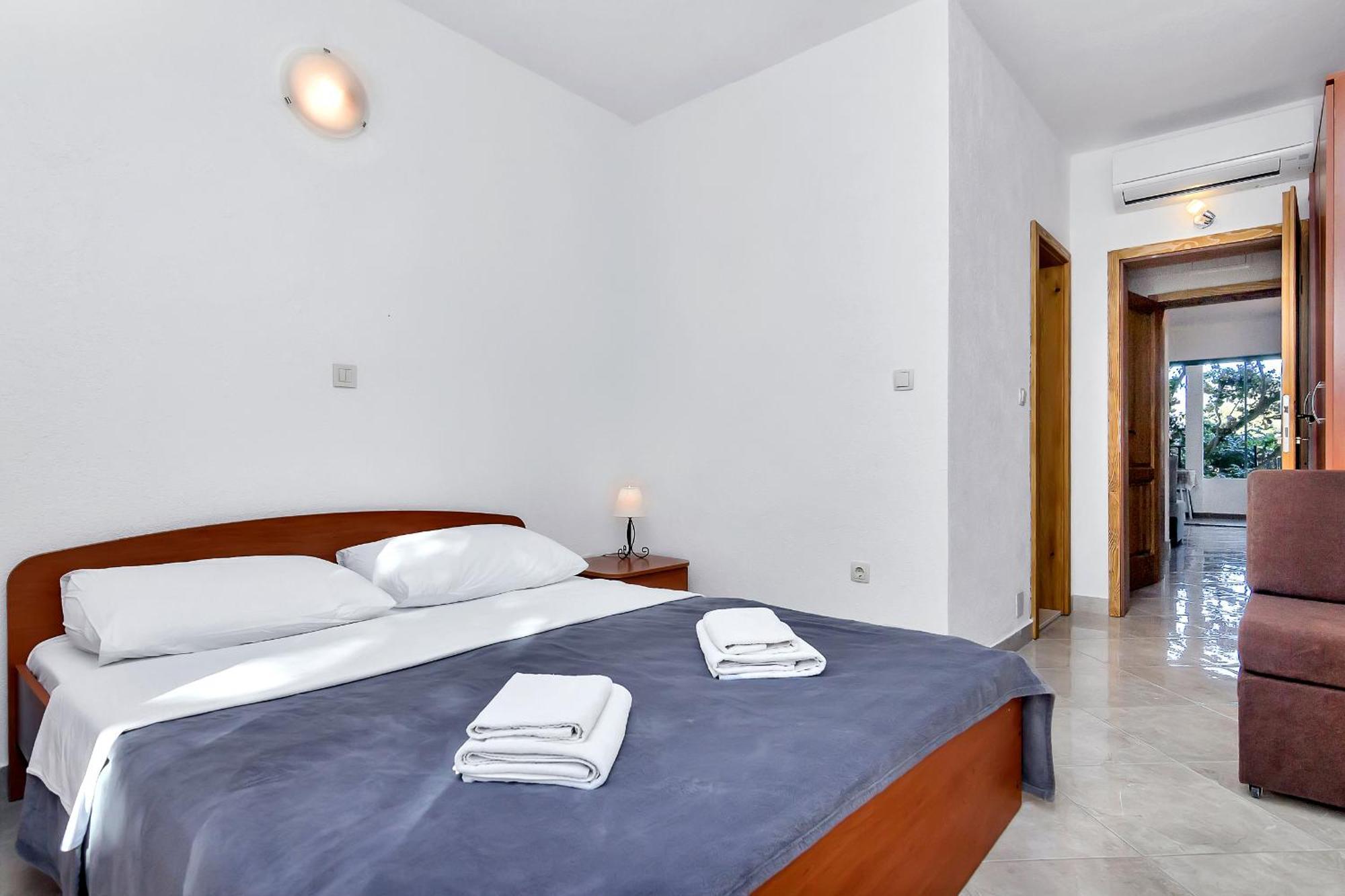 Apartmani Nikola Zastražišće Eksteriør bilde